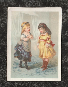 Victorian Stock Trade Card One Little Girl Telling Off Another Girl 4.25 x 3 - Foto 1 di 2