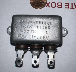 (1) Vasca da bagno vintage Aerovox (2) X.1mfd 1000VDC condensatore olio sigillato - Foto 1 di 6