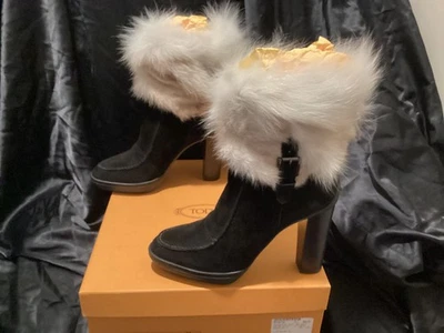 Bota Tod's de gamuza negra con ribete de piel de zorro talla 39 9B Foto 1 de 4
