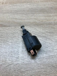 09132299 09175172 Brake pedal sensor switch Fits for Opel Zafira A - Picture 1 of 7