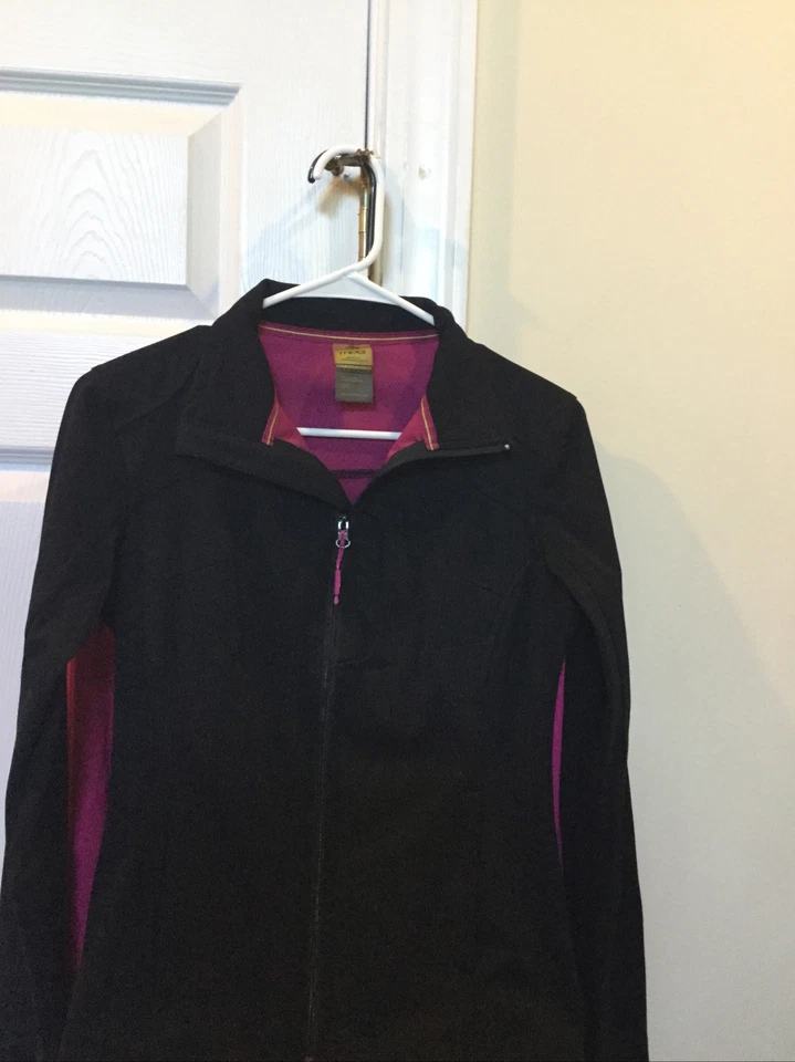 MPG Damas Talla Pequeña Negra Cremallera Completa, Chaqueta Dri Fit, Usada en Excelente Condición Foto 1 de 4