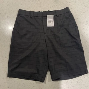 NEW Nike Men's Standard Fit Hybrid Plaid Golf Shorts Size 34 Grey DA2911-010 - Picture 1 of 5