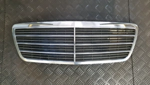 Kühlergrill Grill Avantgarde original Mercedes W210 2108800583 (3-1) - Bild 1 von 4