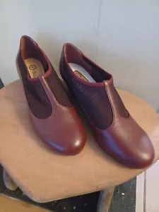 Bella Vita womens shoes Wedge Heel Burgundy 7.5 Med. 1.25 Heel. 60%leather ~40% - Picture 1 of 7