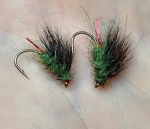 2x Dirty Olive Segge Schweineforellen Fliegen gebunden an Kamasan B160 Haken Größe 8 - Bild 1 von 1