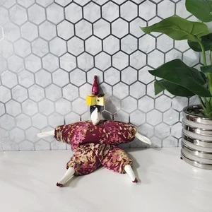 Muñeca vintage 1999 Poupee Millet porcelana vino queso bolsa de frijoles firmada Serge 12" - Imagen 1 de 20