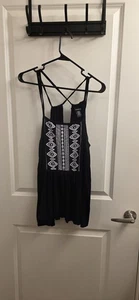 Torrid 0x Blouse Top Black & White Embroidered Cami, Rayon, Lightweight, Worn 1X - Picture 1 of 10