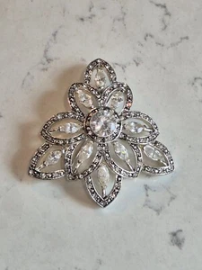 Stunning vintage Monet brooch - tree clear stone design on silver toned pin rare - Picture 1 of 4
