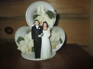 Vintage BRIDE GROOM In FRONT Of BELLS Plastic WEDDING CAKE TOPPER - 1950's - Picture 1 of 4