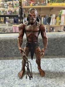 2001 Toy Biz Lord of the Rings Newborn Lurtz Uruk-hai Action Figure Complete - Picture 1 of 4