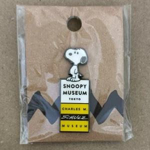 Snoopy Museum Tokyo Roppongi Peanut Pin Badge Pin Japan Limited - Picture 1 of 2