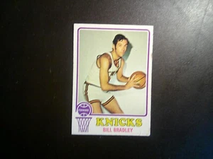 1973-74 '73-'74 TOPPS *BILL BRADLEY of the N.Y. KNICKS* NBA CARD. #82 - Bild 1 von 2