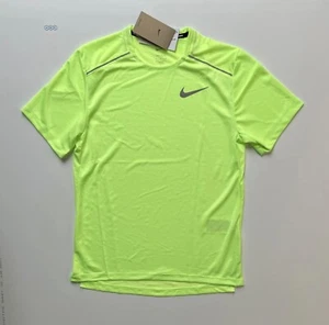 Herren Nike Dri Fit Miler 1.0 T-Shirt Top Laufen Fitnessstudio verschiedene Farben + Größen - Bild 1 von 94