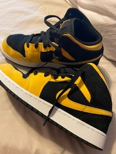 youth Nike Air Jordan 1 Size 6.5 Black And Yellow Used