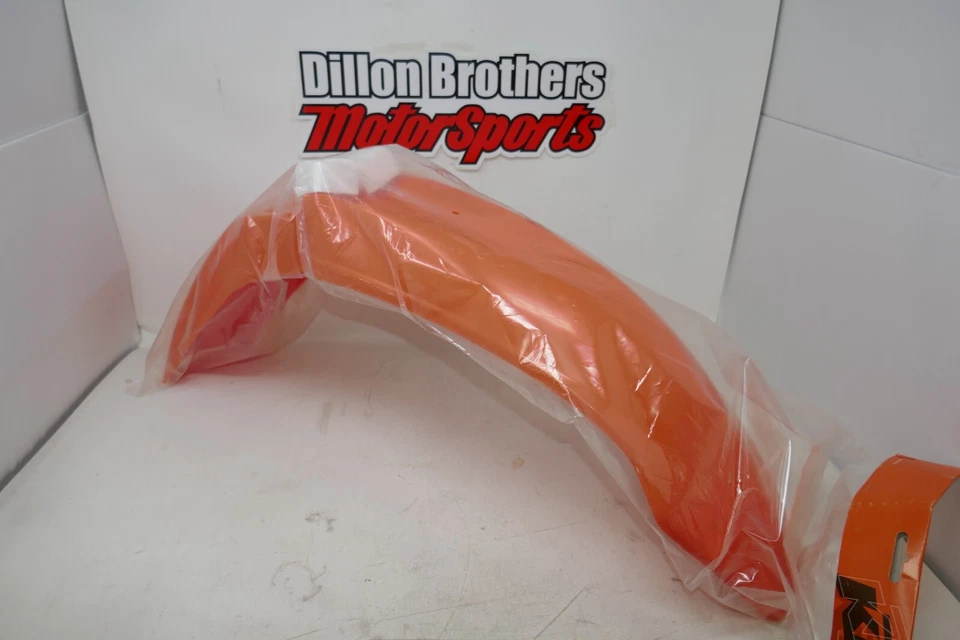 Guardabarros delantero OEM KTM 5030801030004 125 400 200 620 520 380 450 640 Foto 1 de 1