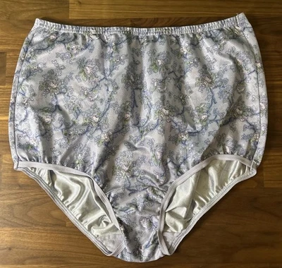 Bragas de colección Vanity Fair púrpura florales segunda piel ridículas brillantes de nailon L 7 Foto 1 de 4
