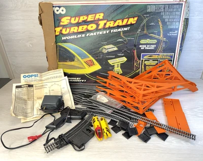 Juego de tren TYCO Super Turbo 1986 tren más rápido del mundo proyecto de reparación incompleto Foto 1 de 4