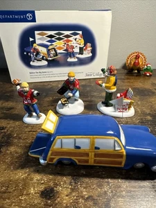 Juego de fútbol Dept 56 Before The Big Game Snow Village puerta trasera en caja 4 piezas 55019 - Imagen 1 de 17