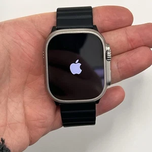 Apple Watch Ultra GPS + Celular, 49 mm Titanio con Banda Negra 🔋BH 90% - Imagen 1 de 11