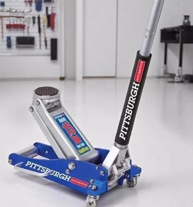 Bomba rápida Pittsburg 1,5 toneladas bajo perfil aluminio gato de piso de carreras doble pistón - Imagen 1 de 6