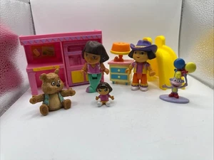 Vintage Dora The Explorer & Family, Puppenstubenmöbel 8 Stück - Bild 1 von 8
