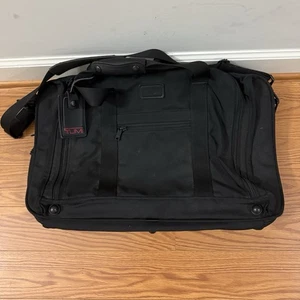Tumi Messenger Bag Log Laptop Expands 22x15 Nylon Crossbody Strap Made in USA - Picture 1 of 6