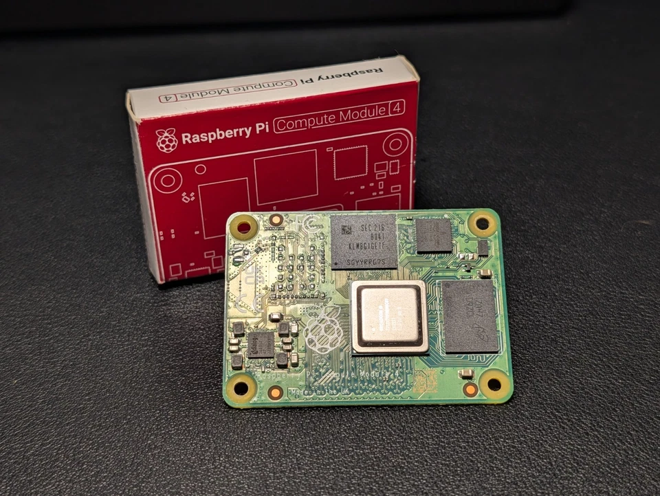 Raspberry Pi Compute Module 4 8GB RAM, 8GB eMMC, WLAN + Bluetooth (CM4008008) - Bild 1 von 1