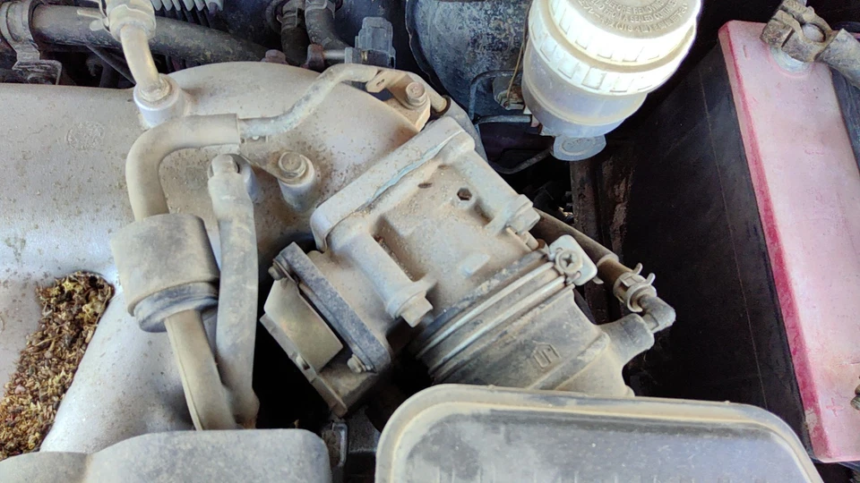 2004-2009 Mitsubishi Galant Throttle Body Valve Oem With Sensors 3.8l Mn137955 - Image 1 of 2