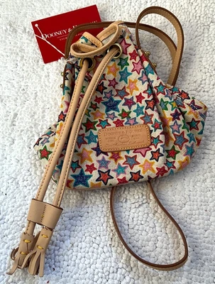 Bolso Bandolera Dooney Bourke Mini Pequeño Cordón Cubo Estrellas Nuevo con Etiquetas Foto 1 de 4
