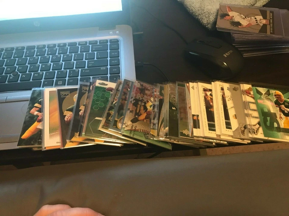 BRETT FAVRE BASE PREMIUM AND INSERTS FINEST,SPX,CHROME AND MORE C-LIST! kxv1 - Image 1 of 1