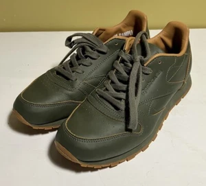 Reebok X Kendrick Lamar Classic Leather Junior Trainer Primary School Olive 4 - Picture 1 of 8
