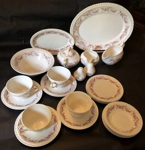 Royal Gadroon Bridal Rose China - Picture 1 of 12
