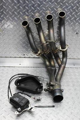 2009 Suzuki GSXR1000 ВЫХЛОПНОЙ КОЛЛЕКТОР С СЕРВОПРИВОДОМ И КАБЕЛЯМИ - Изображение 1 из 4