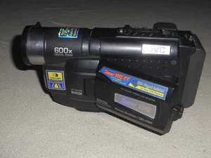 JVC COMPACT SUPER VHS CAMCORDER VIDEO CAMERA GR-SXM240U 600X DIGITAL ZOOM - Picture 1 of 8