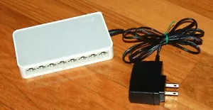 tp-link 8 port ethernet switch TL-SF1008D 10/100Mbps desktop 5V - Picture 1 of 3