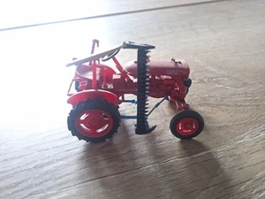 HACHETTE HOBBY UNIVERSALI 1/43 1955 VALMET 20 MODELLO TRATTORE PRESSOFUSO - Foto 1 di 1