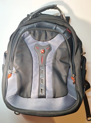 The Pegasus SwissGear by Wenger 电脑背包 17 英寸笔记本电脑 7 拉链 10 袋 — 第 1/4 张图片