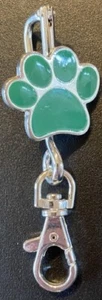 Jewelry Silver Tone Green Pawprint Key Finder Clip For Purse New On Card - Picture 1 of 1