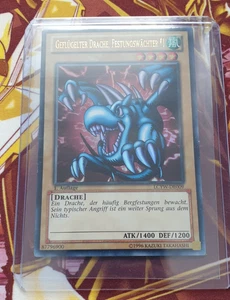 Yu-Gi-Oh! LCYW-DE009 Geflügelter Drache, Festungswächter #1 UR 1. Auflage Sleeve - Bild 1 von 15