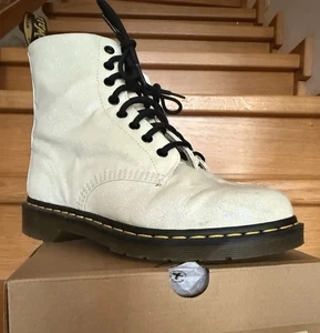 Dr. Martens Damen Boots, 1460 Pascal, Gr. 42, offwhite metallic, Material Suede - Bild 1 von 5