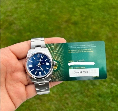 Rolex Oyster Perpetual 41 mm esfera azul 124300 usado 2023 fechado con etiqueta blanca Foto 1 de 4