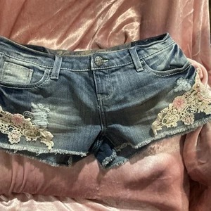 Vanilla Star Cut-Off Jeans Shorts Gr. 3 super süße Applikationen Daisy Dukes Fransen - Bild 1 von 5