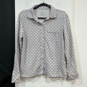 Haven Well Within Pyjama-Oberteil mit Knopfleiste und geometrischem Muster Größe Medium Baumwolle - Bild 1 von 5