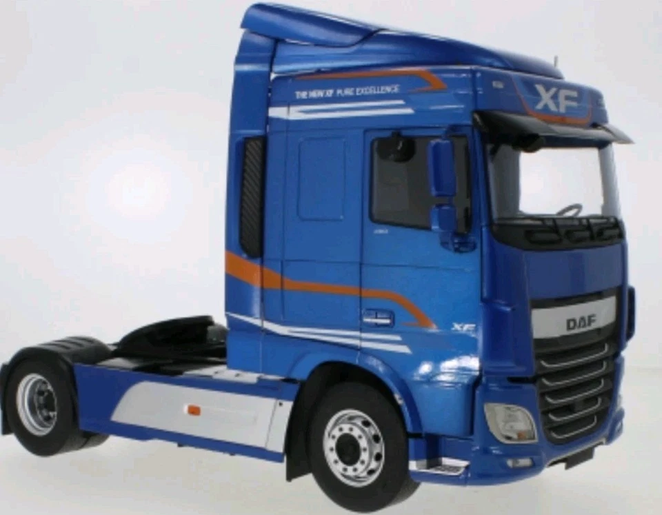 1/18 Scale Premium ClassiXXs Daf XF Space Cab Metallic Blue - Image 1 of 1