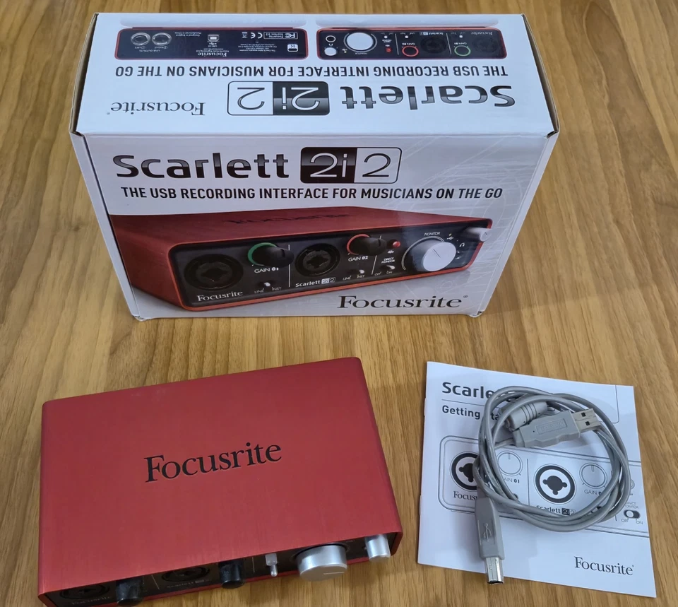 Focusrite 2i2 Scarlett Interfaccia Audio USB - Rosso - Immagine 1 di 4