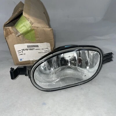 2002-2009 GMC ENVOY FRONT LEFT DRIVER SIDE FOG LAMP  NEW GENUINE GM - Image 1 of 3