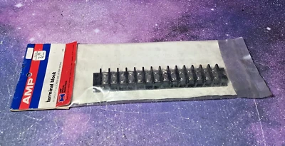 AMP TERMINAL BLOCK  14 Circuit 6-32 SCREW SIZE, 20 AMP RATING 610 - Image 1 of 3