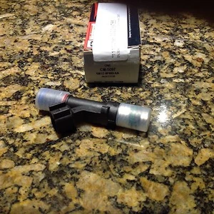 Fuel Injector MOTORCRAFT CM-5097 ford 5W7Z 9F59-AA - Picture 1 of 4
