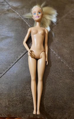 Muñeca Barbie Fashionista desnuda 2015 4 roble C213  Foto 1 de 4