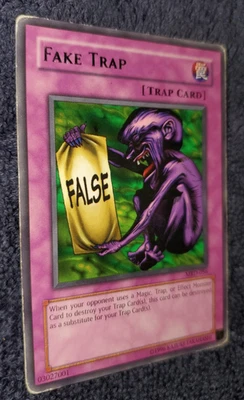 YuGiOh "FAKE TRAP" MRD-056 - Konami Trading Card / YGO Rare - Image 1 of 3